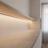 LED strip monteret under en k&oslash;kkenhylde